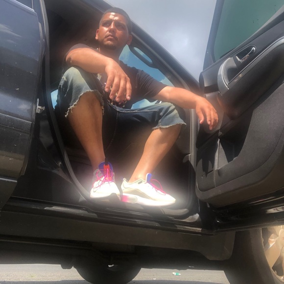 Meet your Posher, Juan - Picture 7 of 12